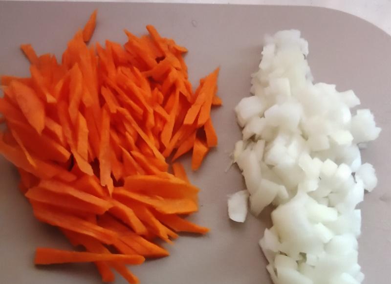 Овощное рагу с курицей и кабачком